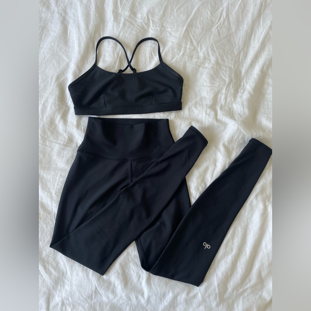 Alo Yoga Leggings and sports bra set